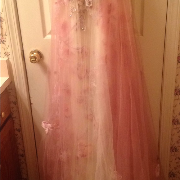 Long pink prom dress - Picture 2 of 7